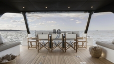 Moon Yacht 60 Fly